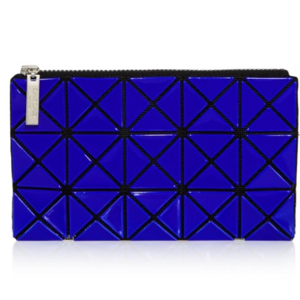 🎉 HP 🎉 🆕 BAO BAO ISSEY MIYAKE  Prism Flat Pouch - Picture 2 of 9